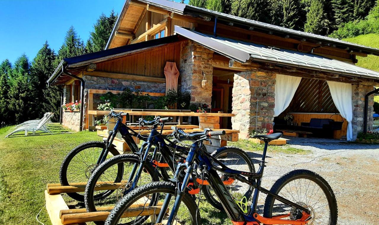 Chalet Chapeau Rar Castel Condino Exteriér fotografie
