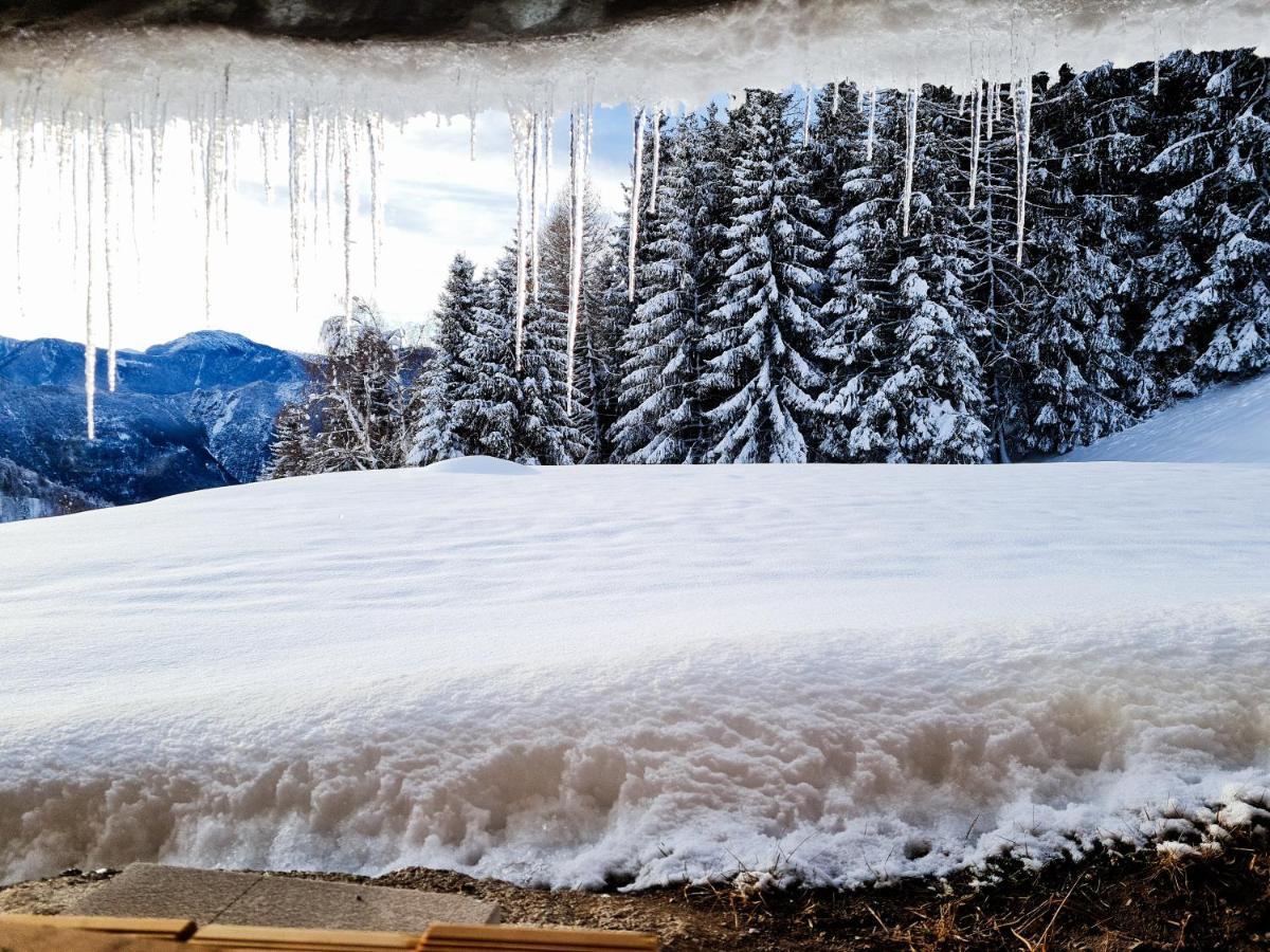 Chalet Chapeau Rar Castel Condino Exteriér fotografie