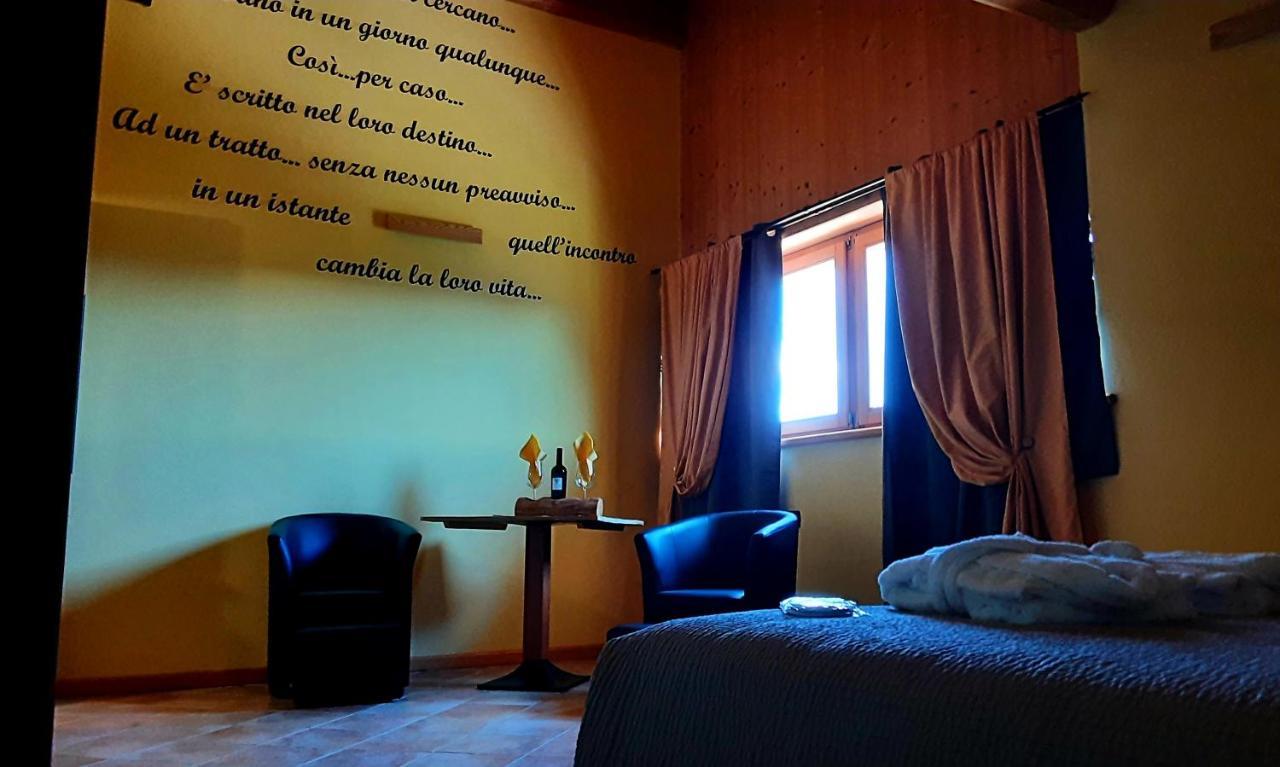 Chalet Chapeau Rar Castel Condino Exteriér fotografie